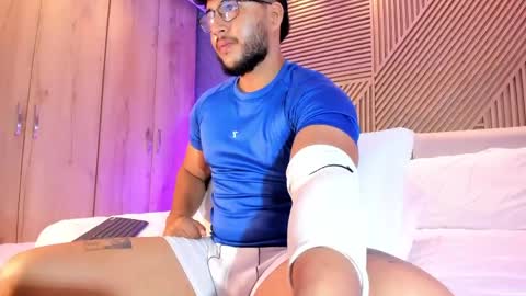 Mikeee online show from 04-06-26, 11:11