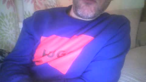 Snapshot of mikehockishuge9 chatting on 10-21-25, 09:15 mikehockishuge9 online show from 10-21-25, 09:15