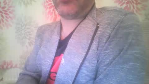 Snapshot of mikehockishuge9 chatting on 12-15-25, 12:26 mikehockishuge9 online show from 12-15-25, 12:26