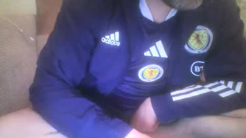 Snapshot of mikehockishuge9 chatting on 02-06-26, 11:30 mikehockishuge9 online show from 02-06-26, 11:30