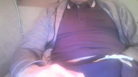 Snapshot of mikehockishuge9 chatting on 02-08-26, 01:20 mikehockishuge9 online show from 02-08-26, 01:20