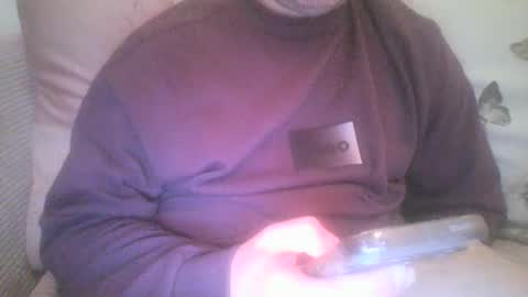 Snapshot of mikehockishuge9 chatting on 05-10-26, 08:36 mikehockishuge9 online show from 05-10-26, 08:36