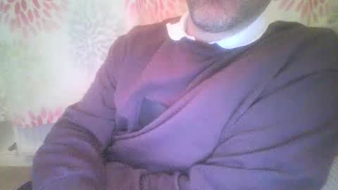 Snapshot of mikehockishuge9 chatting on 05-12-26, 10:29 mikehockishuge9 online show from 05-12-26, 10:29
