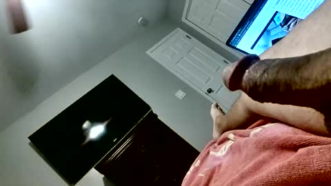 Snapshot of mikehunt6922 chatting on 08-03-26, 04:00 MikeHunt online show from 08-03-26, 04:00
