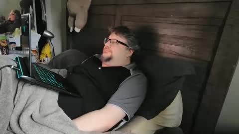 Snapshot of mikejws chatting on 11-24-25, 06:07 mikejws online show from 11-24-25, 06:07