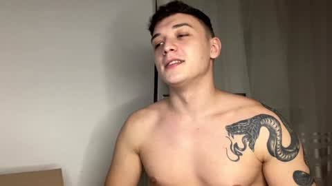 Snapshot of mikelaur chatting on 12-18-24, 07:08 MikeLaur online show from 12-18-24, 07:08