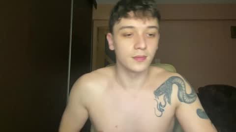 Snapshot of mikelaur chatting on 03-12-25, 08:10 MikeLaur online show from 03-12-25, 08:10