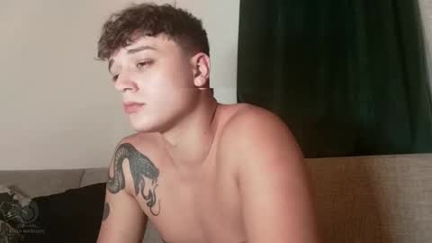 Snapshot of mikelaur chatting on 09-24-25, 06:44 MikeLaur online show from 09-24-25, 06:44