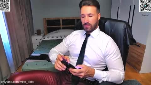 Mike    online show from 10-28-25, 01:03