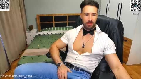 Mike    online show from 02-12-26, 03:07