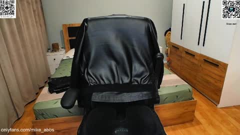 Mike    online show from 04-06-26, 09:49