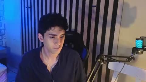 Snapshot of mikevoss_ chatting on 07-12-26, 04:42 Mike online show from 07-12-26, 04:42