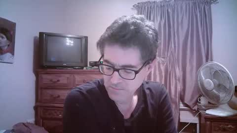 Snapshot of mikewulds chatting on 04-30-26, 02:51 Mike online show from 04-30-26, 02:51