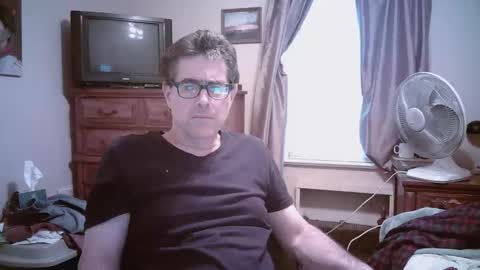 Snapshot of mikewulds chatting on 04-30-26, 11:31 Mike online show from 04-30-26, 11:31