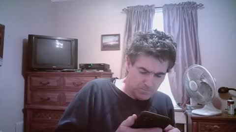 Snapshot of mikewulds chatting on 05-08-26, 10:59 Mike online show from 05-08-26, 10:59