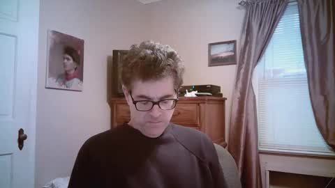 Snapshot of mikewulds chatting on 05-24-26, 11:43 Mike online show from 05-24-26, 11:43