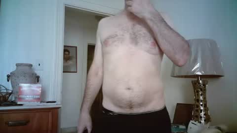 Snapshot of mikewulds chatting on 06-28-26, 01:06 Mike online show from 06-28-26, 01:06