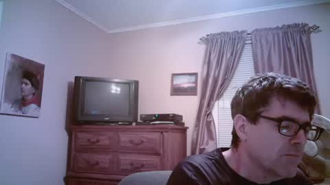 Snapshot of mikewulds chatting on 07-08-26, 01:54 Mike online show from 07-08-26, 01:54