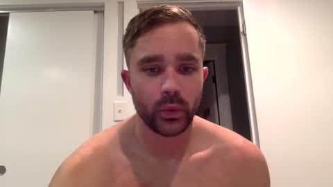 Snapshot of mikey03030303 chatting on 01-03-25, 04:44 versaboy online show from 01-03-25, 04:44