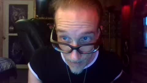 Snapshot of mikey33436 chatting on 02-14-25, 01:02 Michael online show from 02-14-25, 01:02