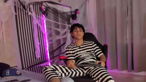 mikey_banji online show from 10-31-25, 01:01