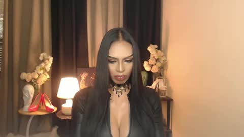 Snapshot of mikeyalawi03 chatting on 12-30-24, 11:37 Mistress MikeyAlawi online show from 12-30-24, 11:37