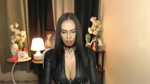 Snapshot of mikeyalawi03 chatting on 02-01-25, 10:15 Mistress MikeyAlawi online show from 02-01-25, 10:15
