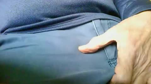 Snapshot of mikeybed chatting on 02-14-26, 03:31 mikeybed online show from 02-14-26, 03:31