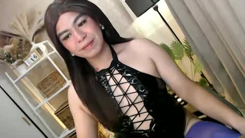Snapshot of mikha_sensual chatting on 01-16-26, 10:47 Theresa Luna online show from 01-16-26, 10:47