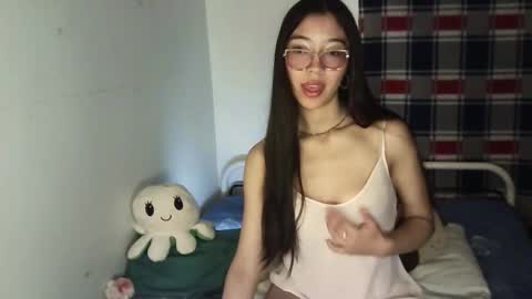 Mikhaela online show from 10-23-25, 04:45