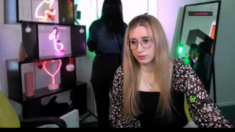 Snapshot of miki_ti chatting on 01-12-26, 12:32 miki_ti online show from 01-12-26, 12:32