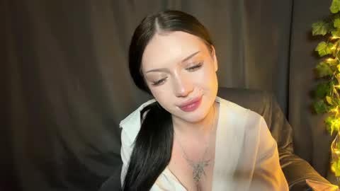 Mia online show from 05-31-26, 06:09