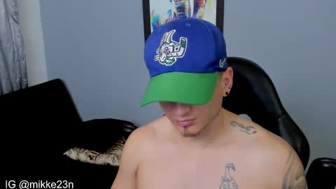 Snapshot of mikke_love chatting on 01-19-25, 02:06 MIKKE online show from 01-19-25, 02:06