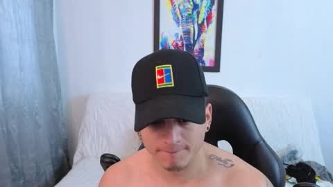 Snapshot of mikke_love chatting on 11-15-25, 01:51 MIKKE online show from 11-15-25, 01:51