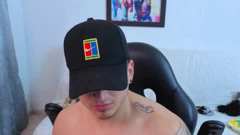 Snapshot of mikke_love chatting on 11-16-25, 02:22 MIKKE online show from 11-16-25, 02:22