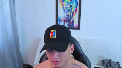 Snapshot of mikke_love chatting on 11-17-25, 02:23 MIKKE online show from 11-17-25, 02:23