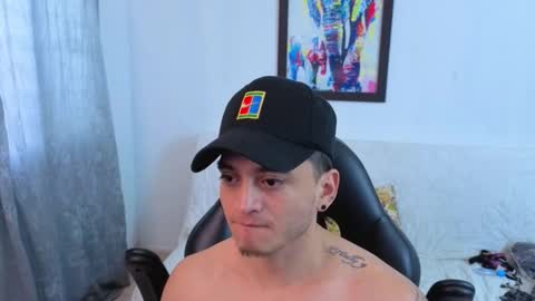 Snapshot of mikke_love chatting on 11-20-25, 01:22 MIKKE online show from 11-20-25, 01:22