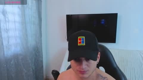 Snapshot of mikke_love chatting on 12-15-25, 01:48 MIKKE online show from 12-15-25, 01:48