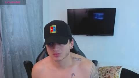 Snapshot of mikke_love chatting on 12-20-25, 02:13 MIKKE online show from 12-20-25, 02:13