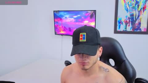 Snapshot of mikke_love chatting on 01-19-26, 01:59 MIKKE online show from 01-19-26, 01:59