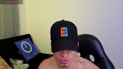 Snapshot of mikke_love chatting on 02-12-26, 02:12 MIKKE online show from 02-12-26, 02:12