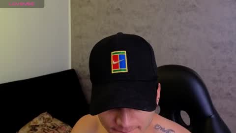 Snapshot of mikke_love chatting on 02-26-26, 02:05 MIKKE online show from 02-26-26, 02:05