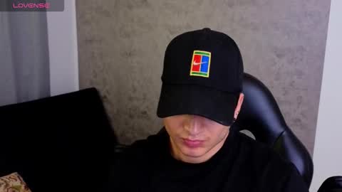 Snapshot of mikke_love chatting on 03-01-26, 02:52 MIKKE online show from 03-01-26, 02:52