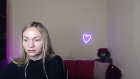 Snapshot of mikkey_mouse8 chatting on 04-22-26, 05:47 Adalina online show from 04-22-26, 05:47