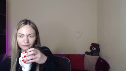Snapshot of mikkey_mouse8 chatting on 04-23-26, 08:44 Adalina online show from 04-23-26, 08:44