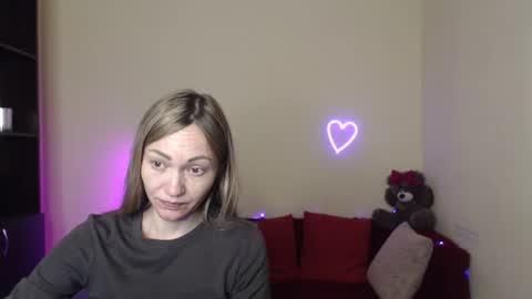 Snapshot of mikkey_mouse8 chatting on 04-26-26, 05:21 Adalina online show from 04-26-26, 05:21