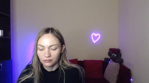 Snapshot of mikkey_mouse8 chatting on 05-02-26, 05:34 Adalina online show from 05-02-26, 05:34