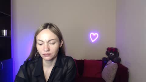 Snapshot of mikkey_mouse8 chatting on 05-15-26, 05:36 Adalina online show from 05-15-26, 05:36
