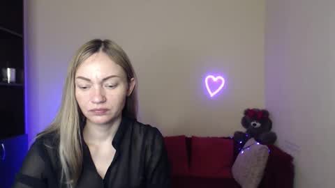 Snapshot of mikkey_mouse8 chatting on 05-16-26, 05:37 Adalina online show from 05-16-26, 05:37