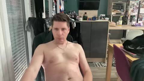 Snapshot of miklp8463 chatting on 03-11-26, 09:37 miklp8463 online show from 03-11-26, 09:37